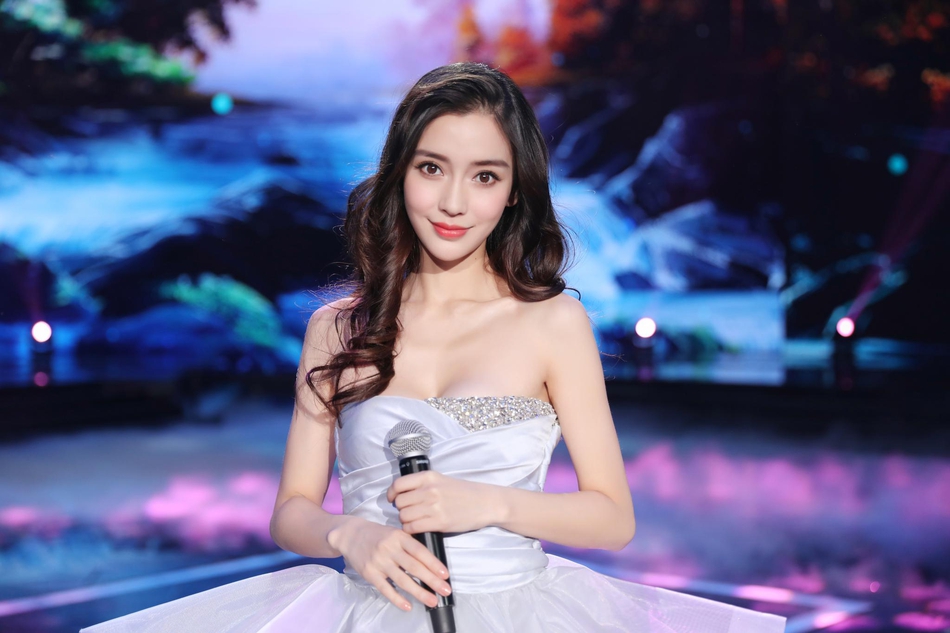 CCTV1《新闻联播》：四十年荧屏上的时代刻度